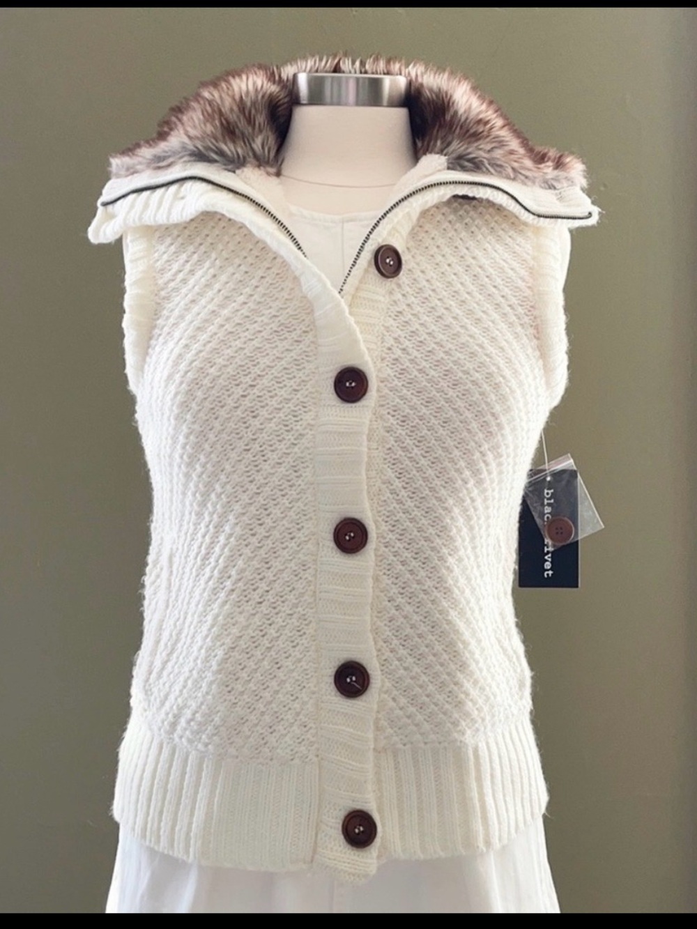Rivet Cream Knit Vest with Brown Buttons